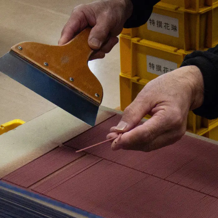 Tradícionális japán füstölőpálcika, kevés füsttel - meleg, fás illat - ellazulás, stresszoldás, nyugalom